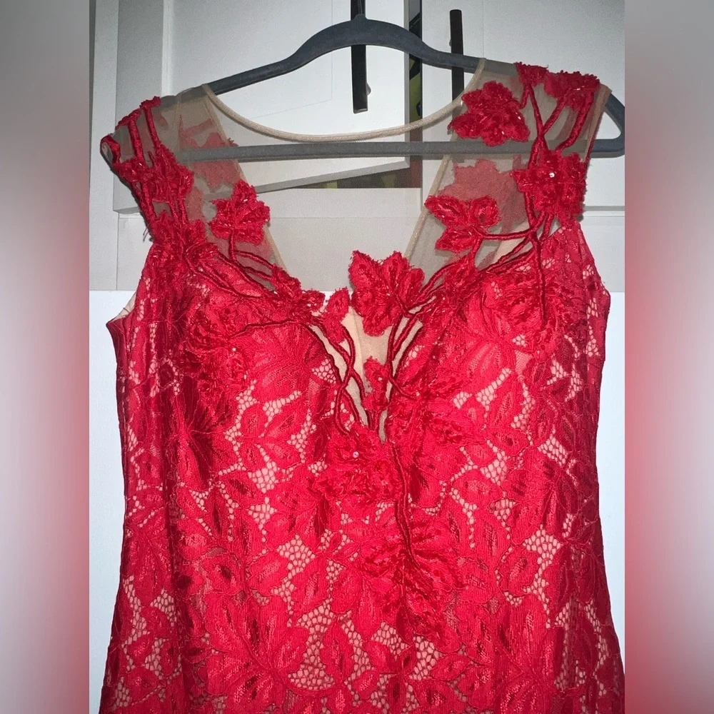 Tarik Ediz Gown‎